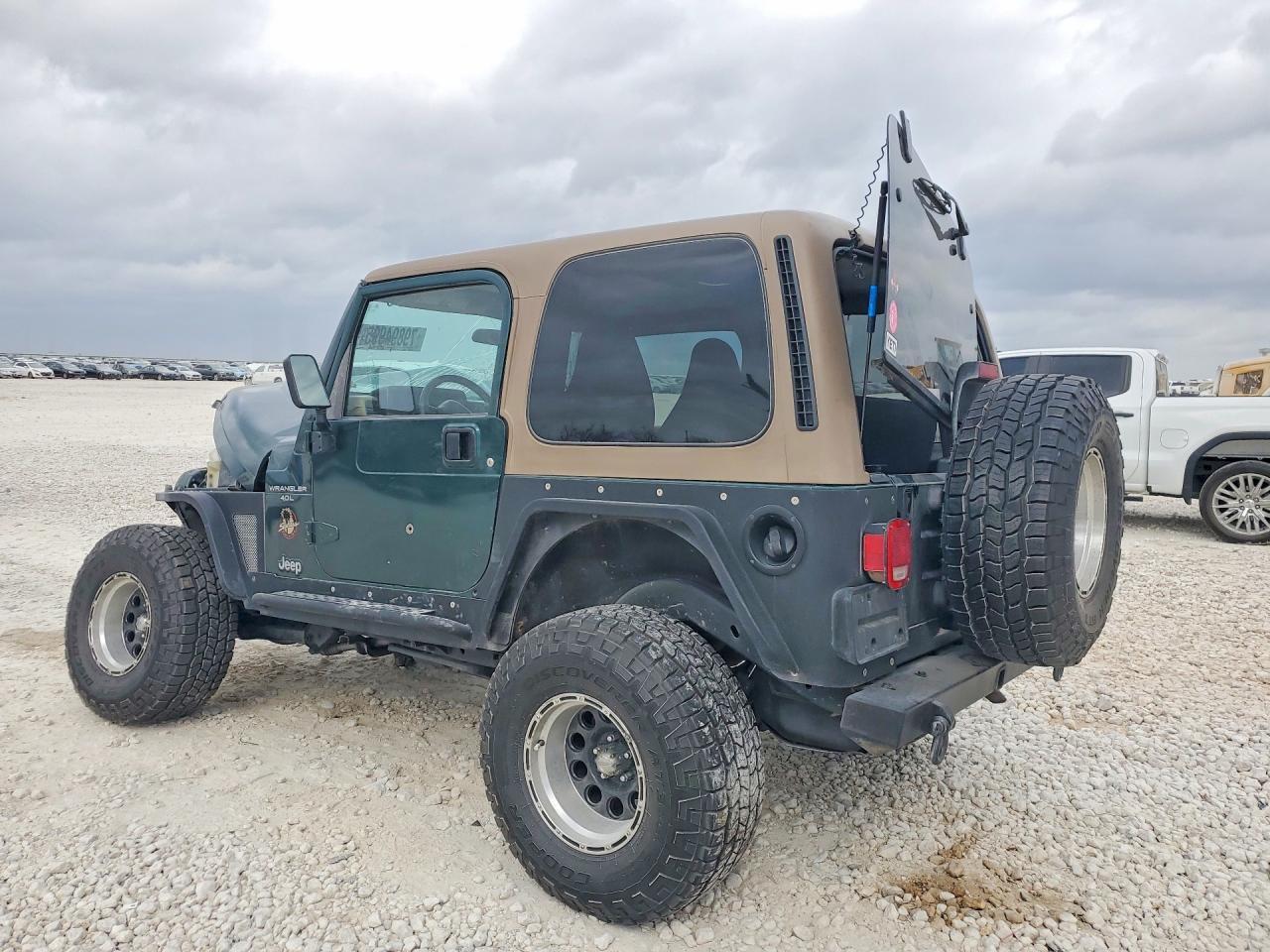 2001 Jeep Wrangler / Tj Sahara - Image 2