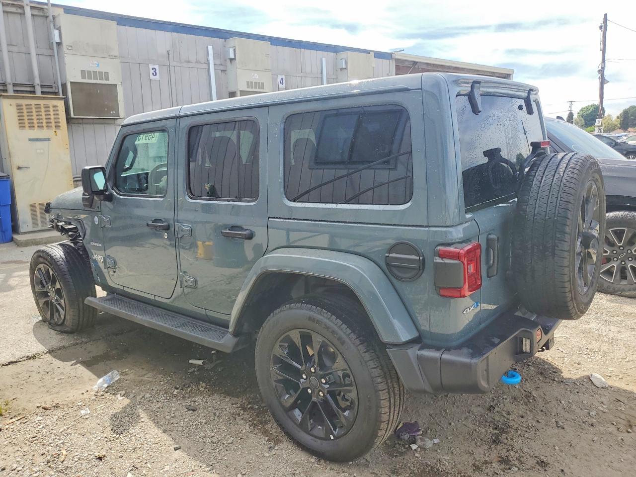 2024 Jeep Wrangler Sahara 4Xe - Фото 2