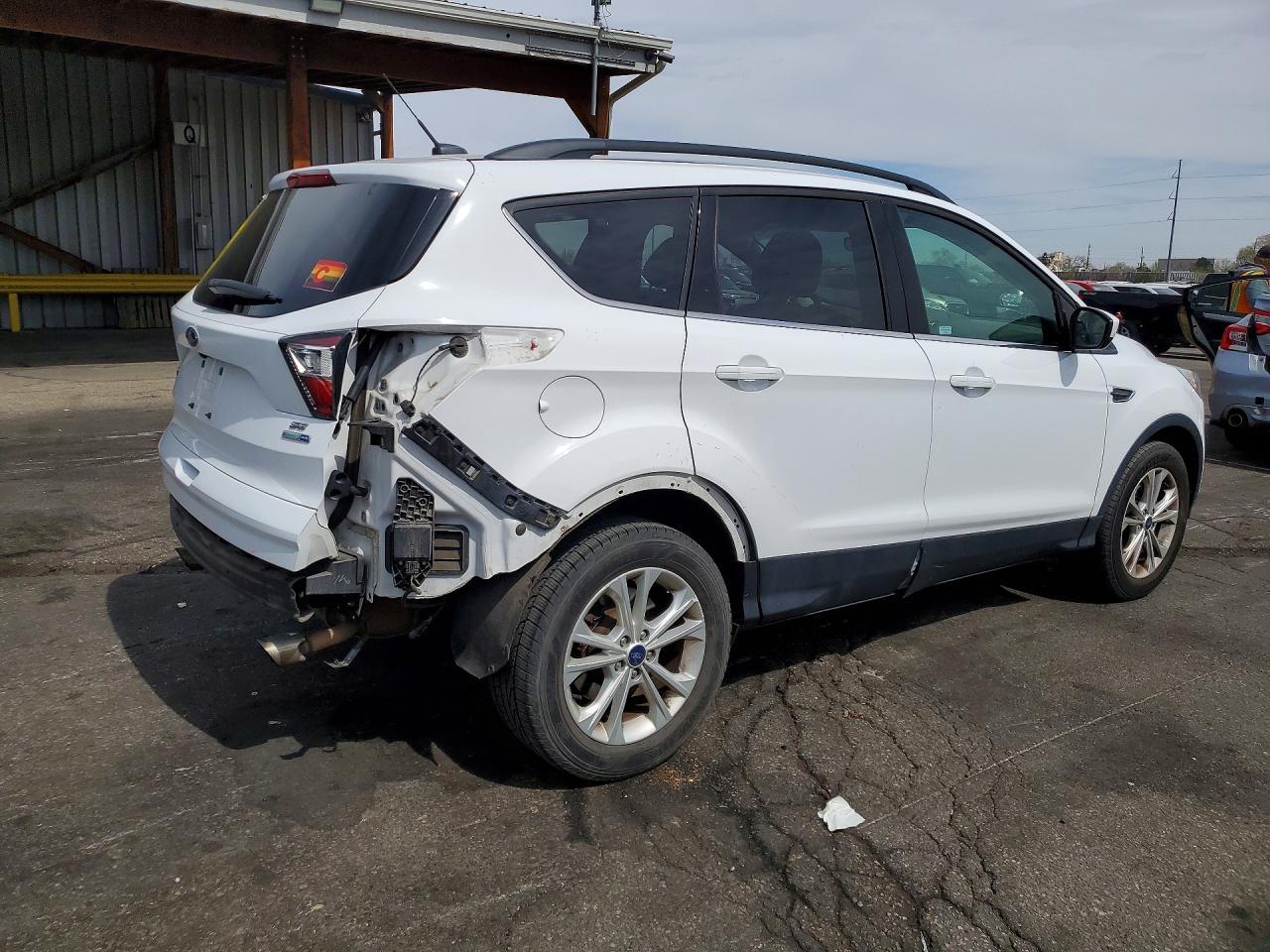 2017 Ford Escape Se - Фото 3