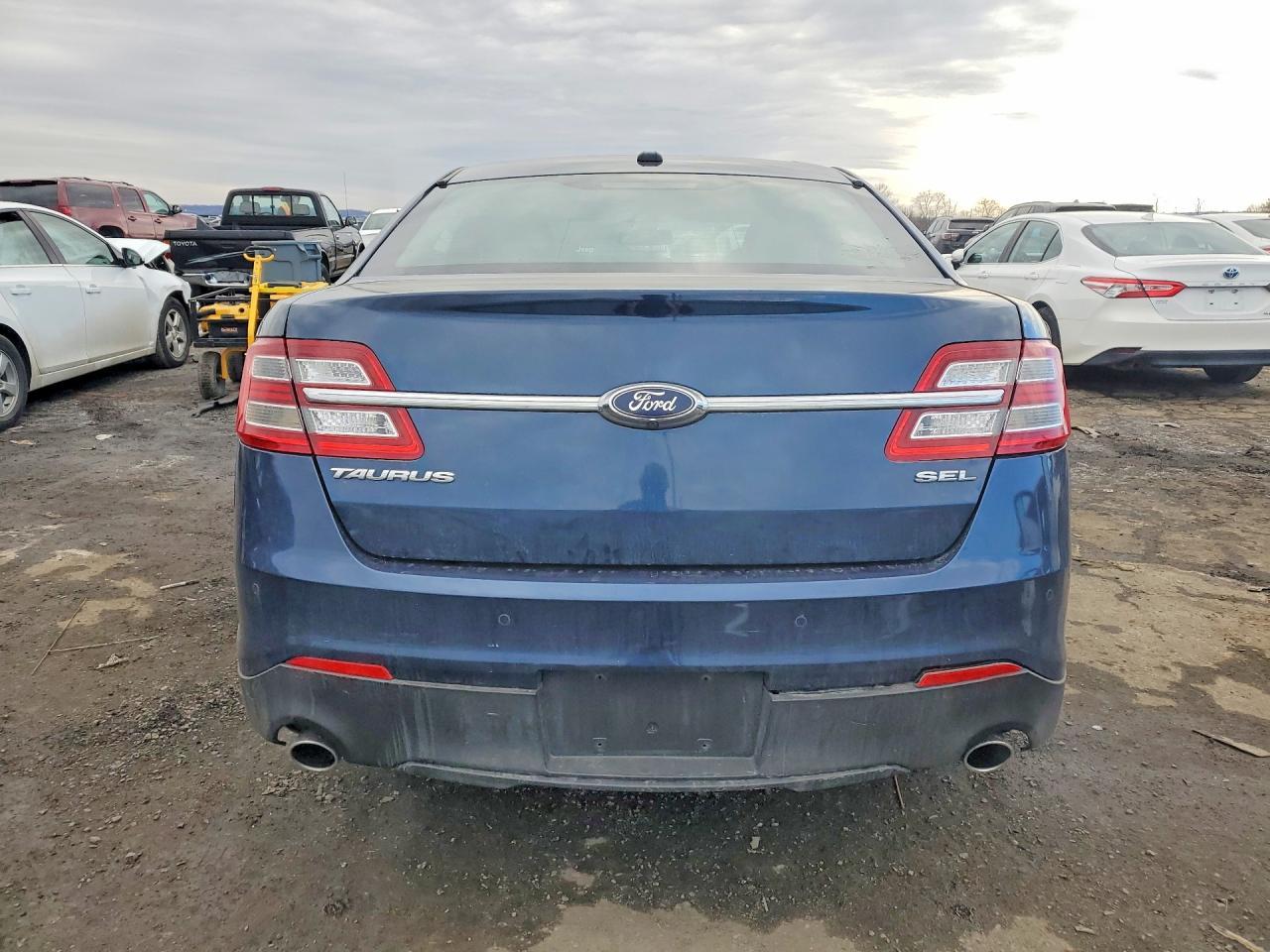 2016 Ford Taurus Sel - Фото 6
