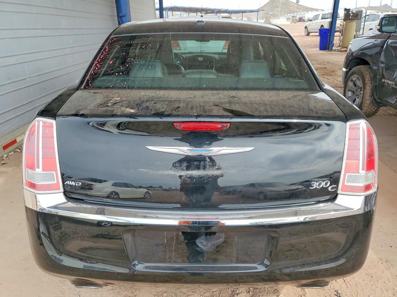 2014 Chrysler 300C - Image 6