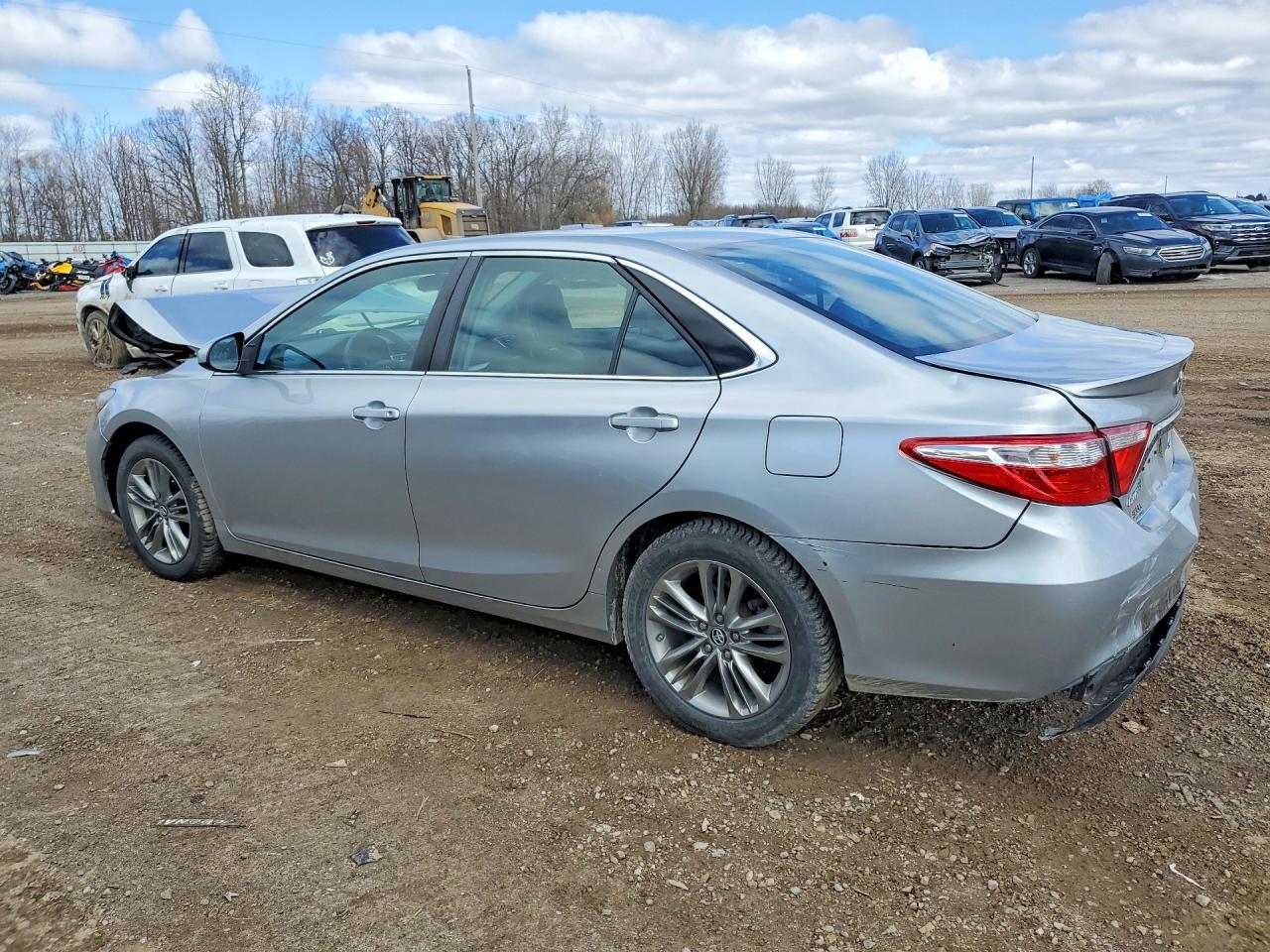 2017 Toyota Camry Se - Фото 2