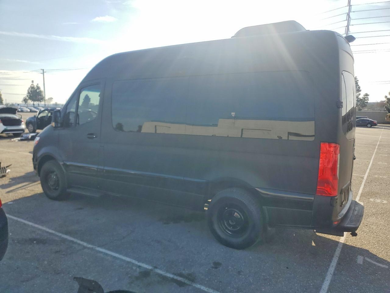 2023 Mercedes-Benz Sprinter 2500 - Фото 2