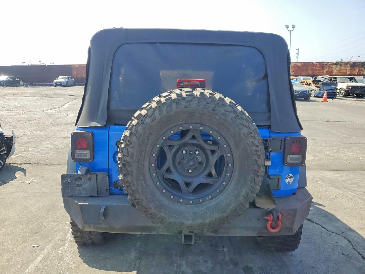 2012 Jeep Wrangler Unlimited Sport - Фото 6