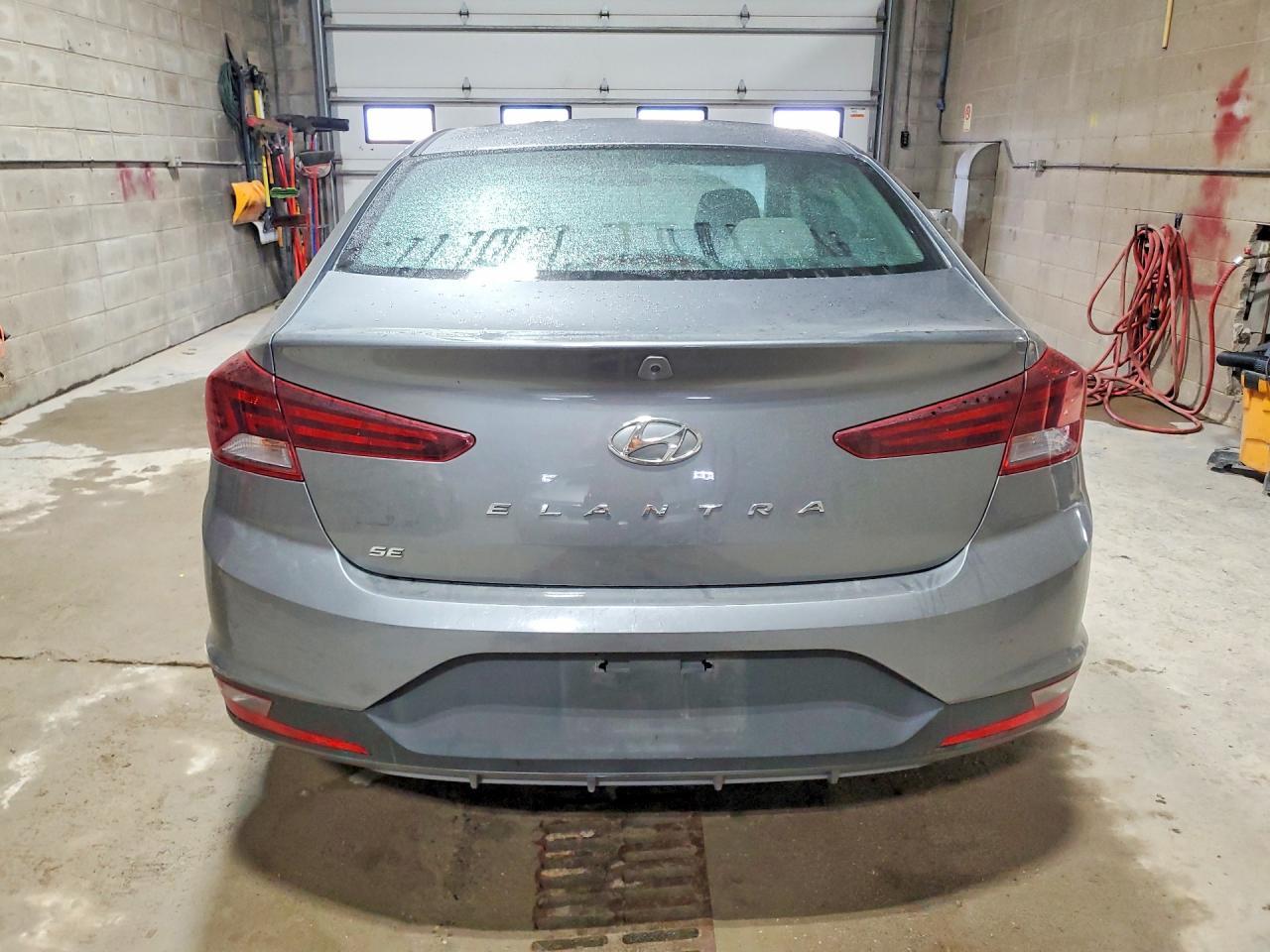 2019 Hyundai Elantra Se - Image 6