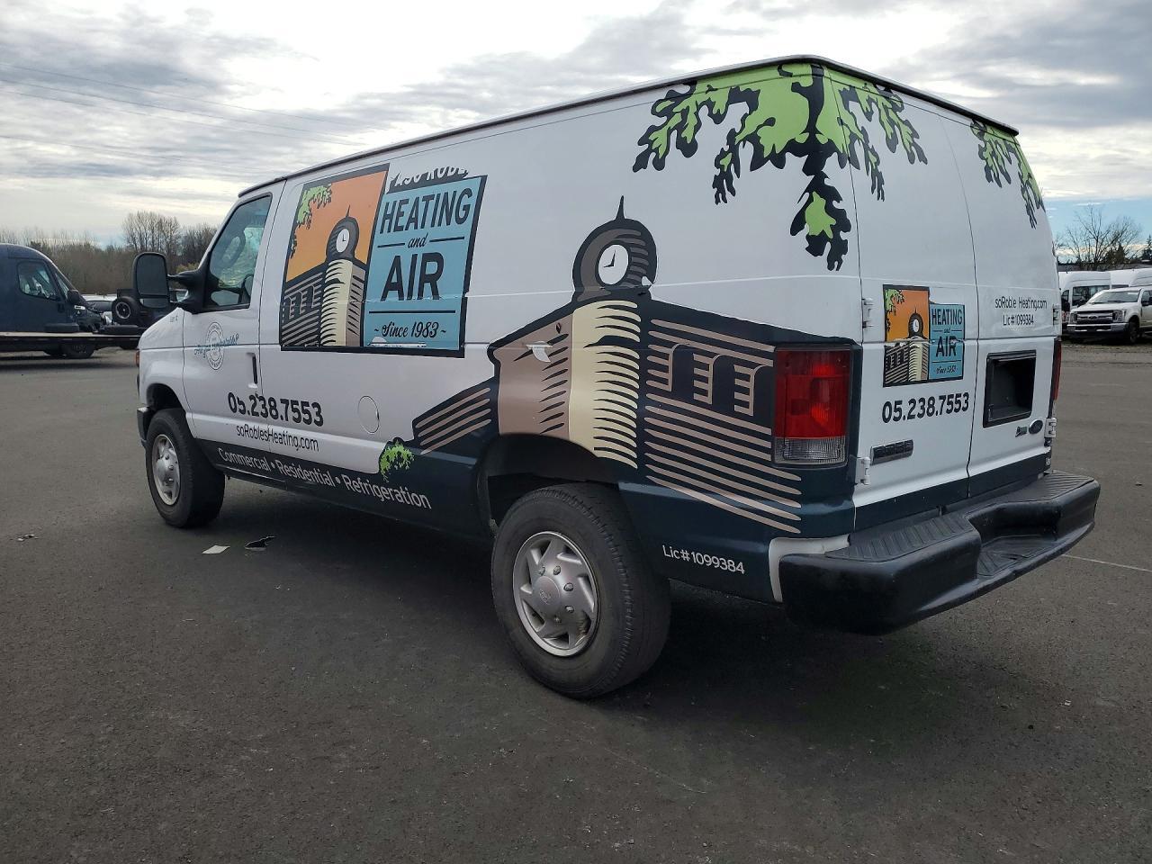 2010 Ford E350 Delivery Van - Фото 2