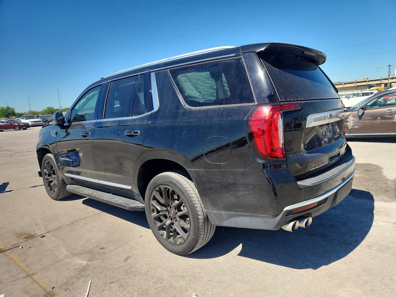 2022 GMC Yukon Denali - Фото 2