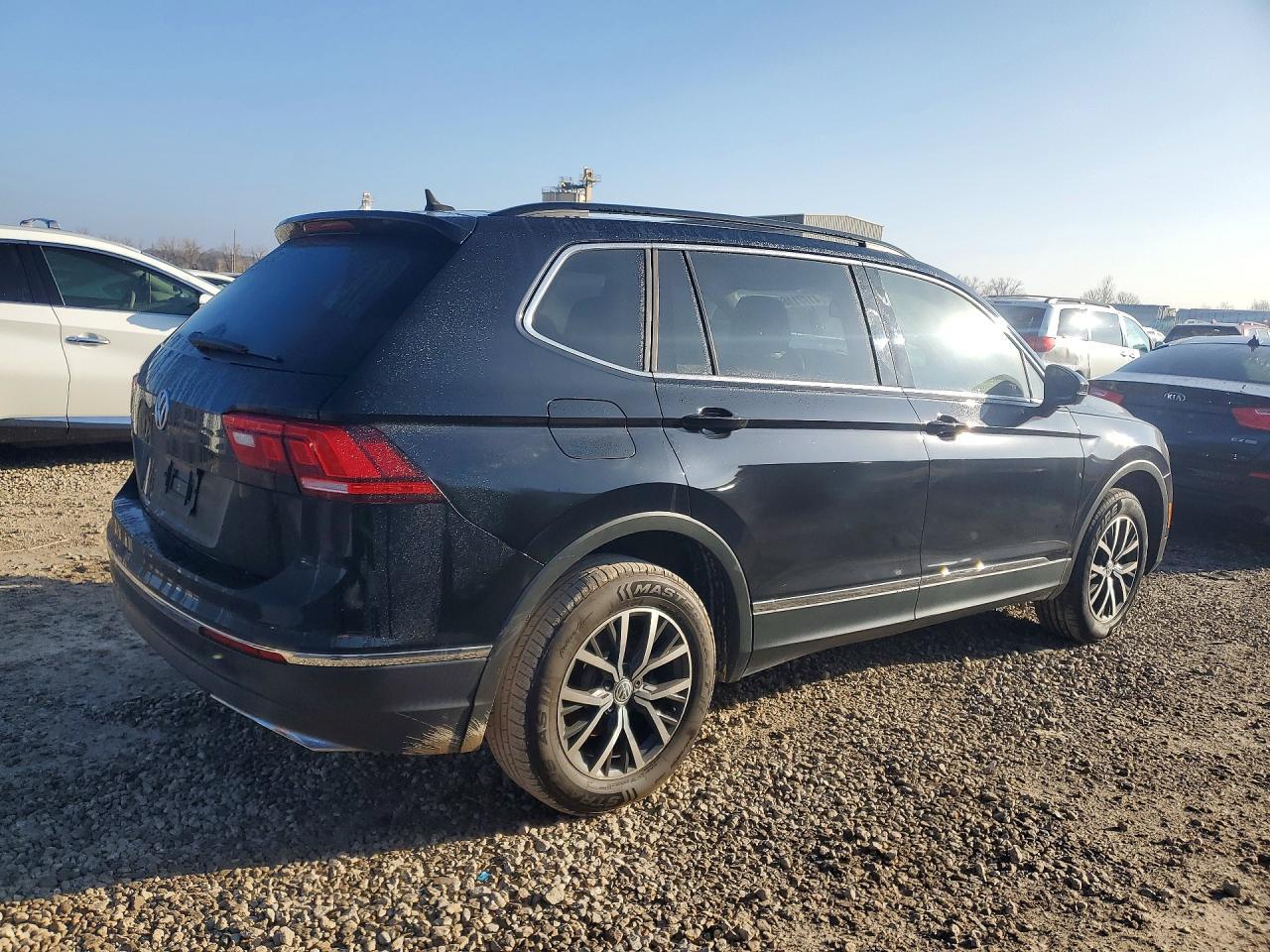 2020 Volkswagen Tiguan Se - Фото 3