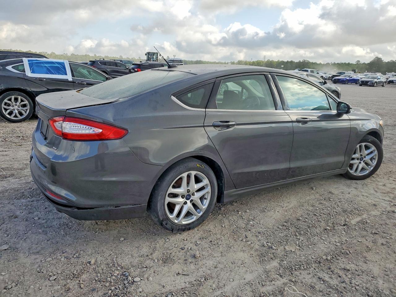 2016 Ford Fusion Se - Image 3