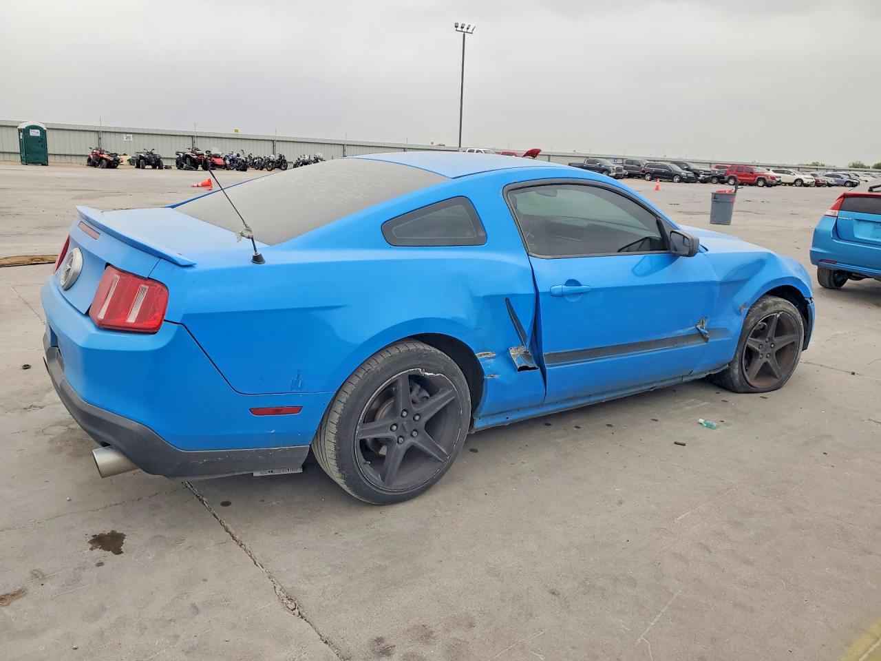 2011 Ford Mustang - Фото 3