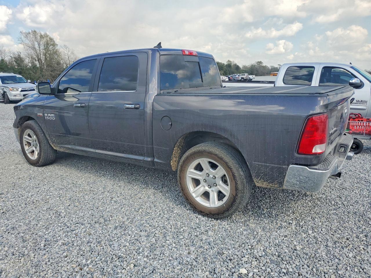 2017 Ram 1500 Slt - Фото 2
