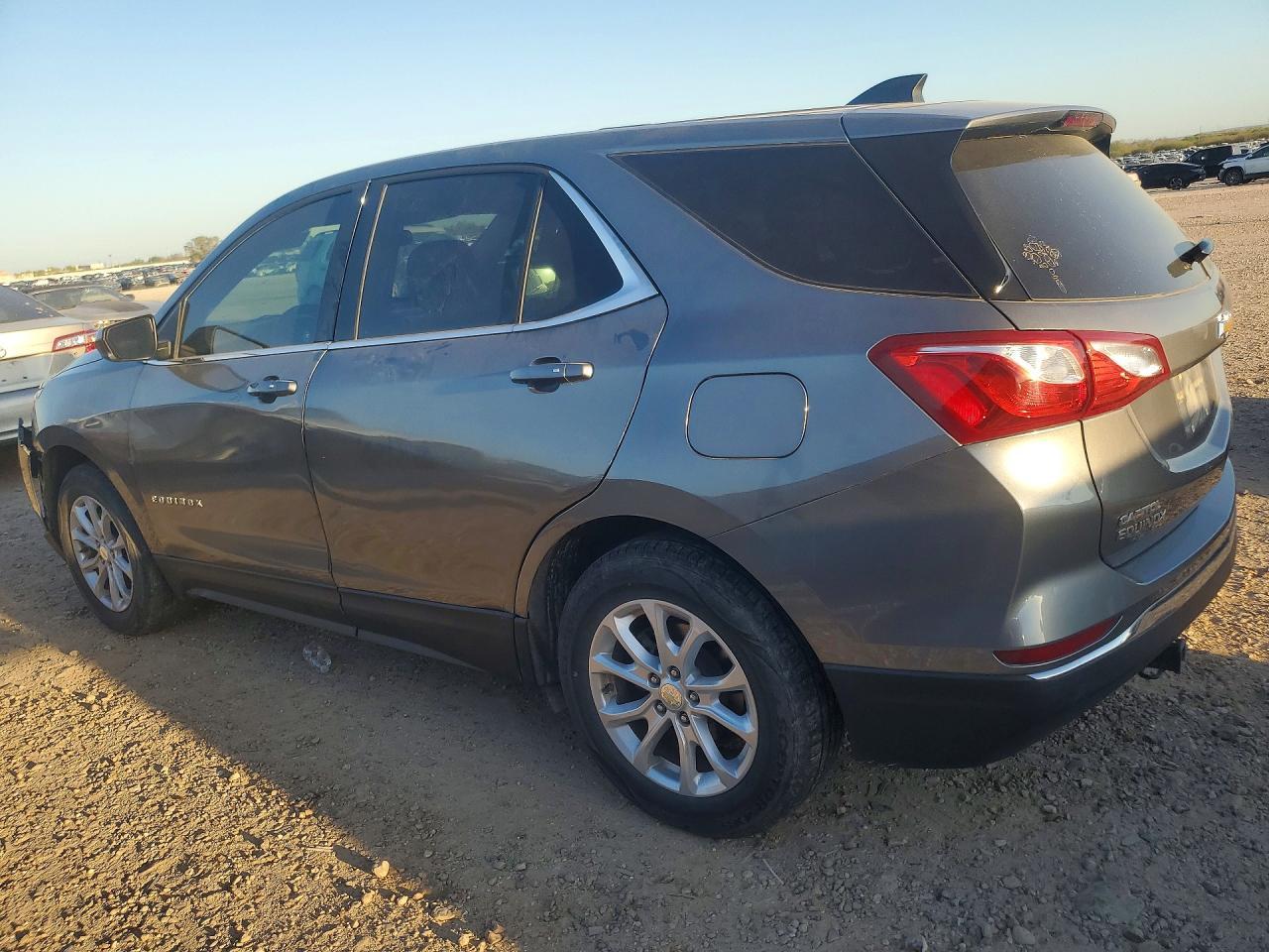 2018 Chevrolet Equinox Lt - Фото 2