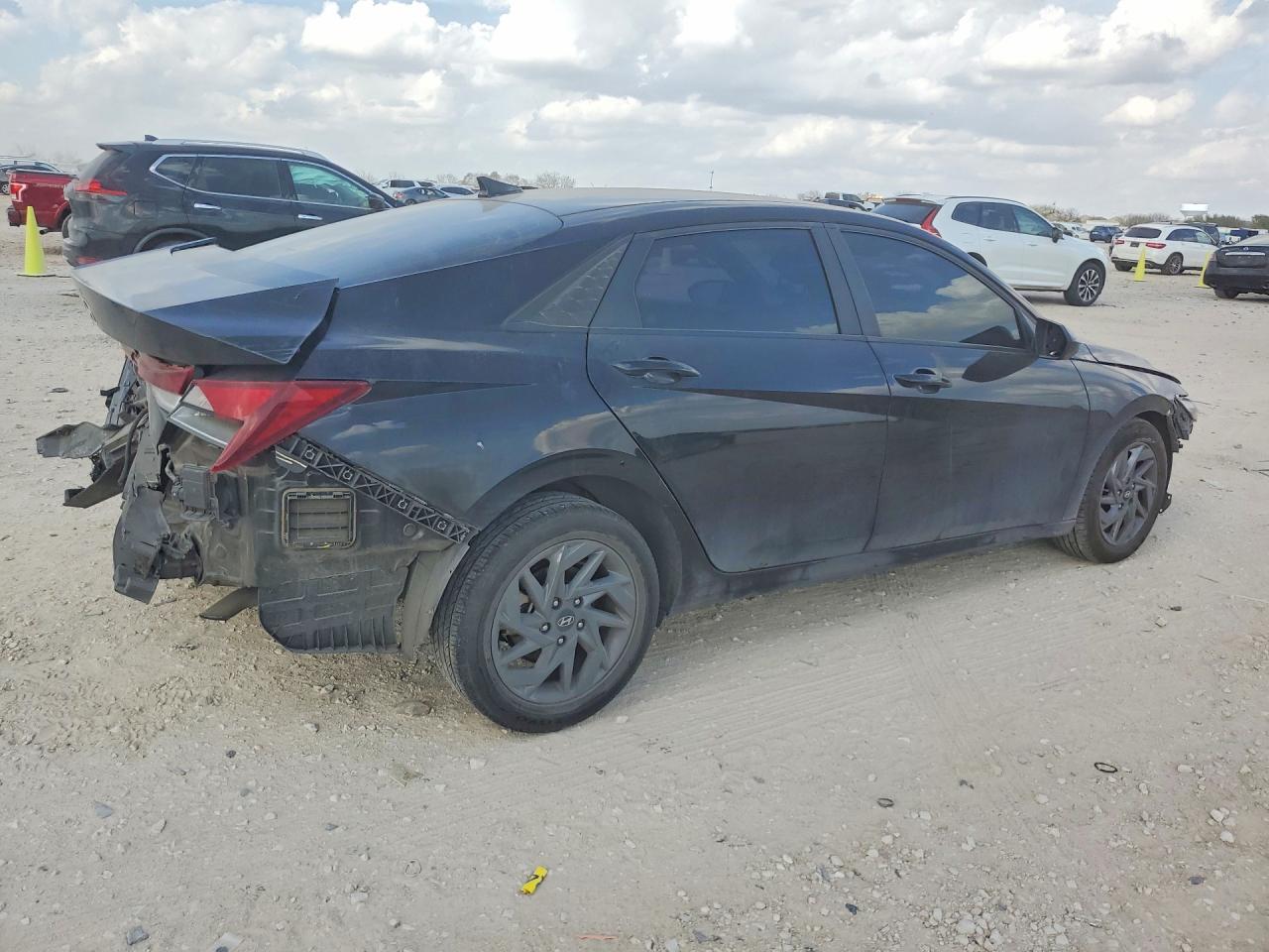 2024 Hyundai Elantra Hybrid - Фото 3