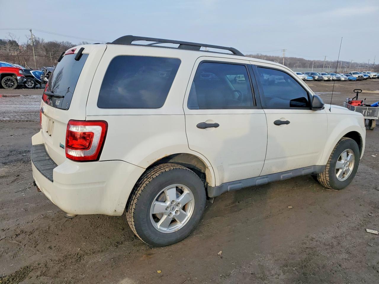 2011 Ford Escape Xlt - Фото 3