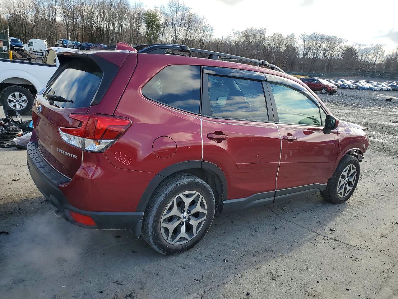 2021 Subaru Forester Premium - Фото 3