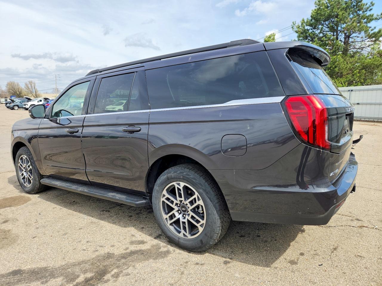 2025 Ford Expedition Max Active - Фото 2