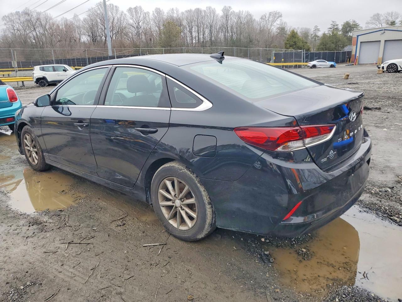2018 Hyundai Sonata Se - Image 2