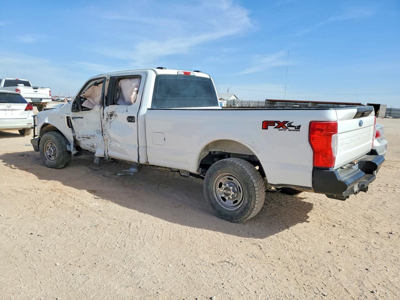 2022 Ford F250 Super Duty - Image 2