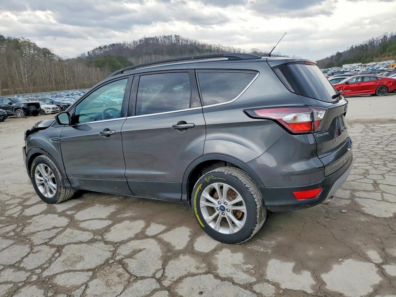 2017 Ford Escape Se - Фото 2