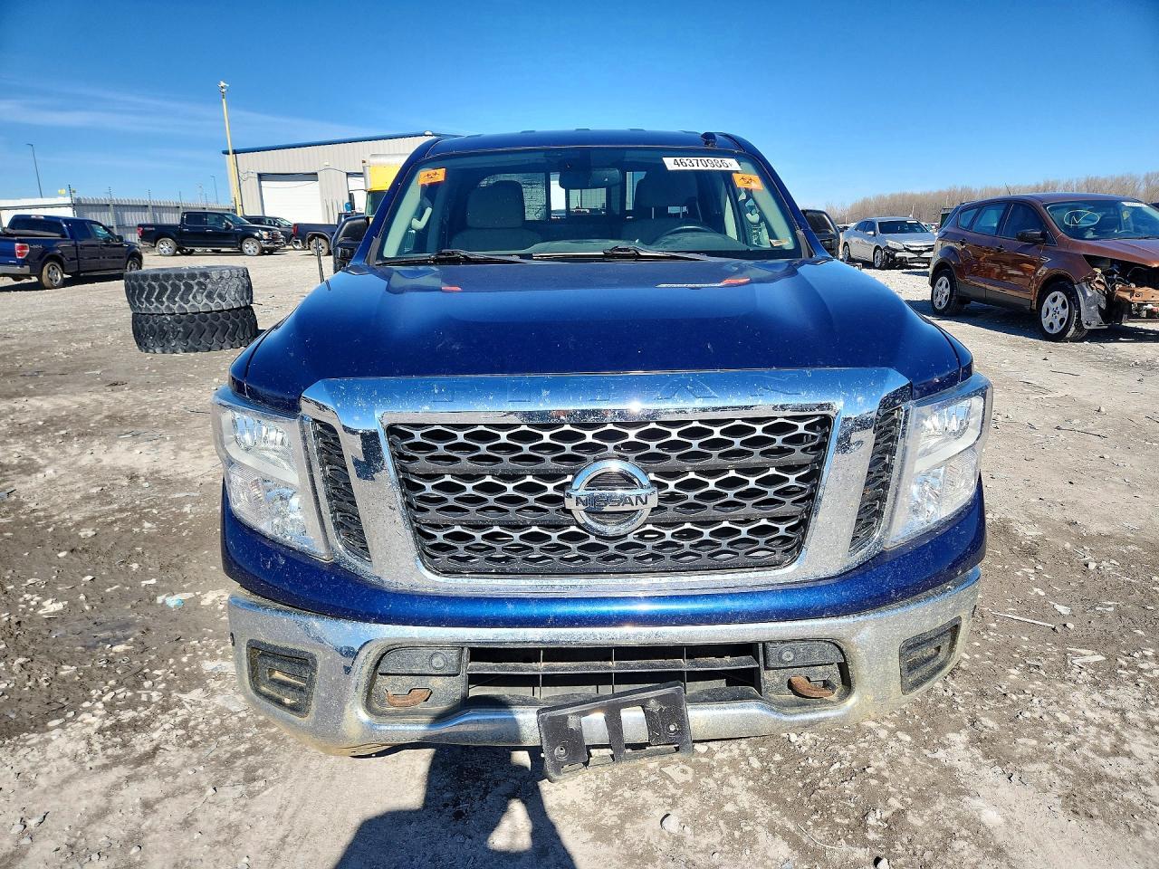 2018 Nissan Titan Sv - Image 5