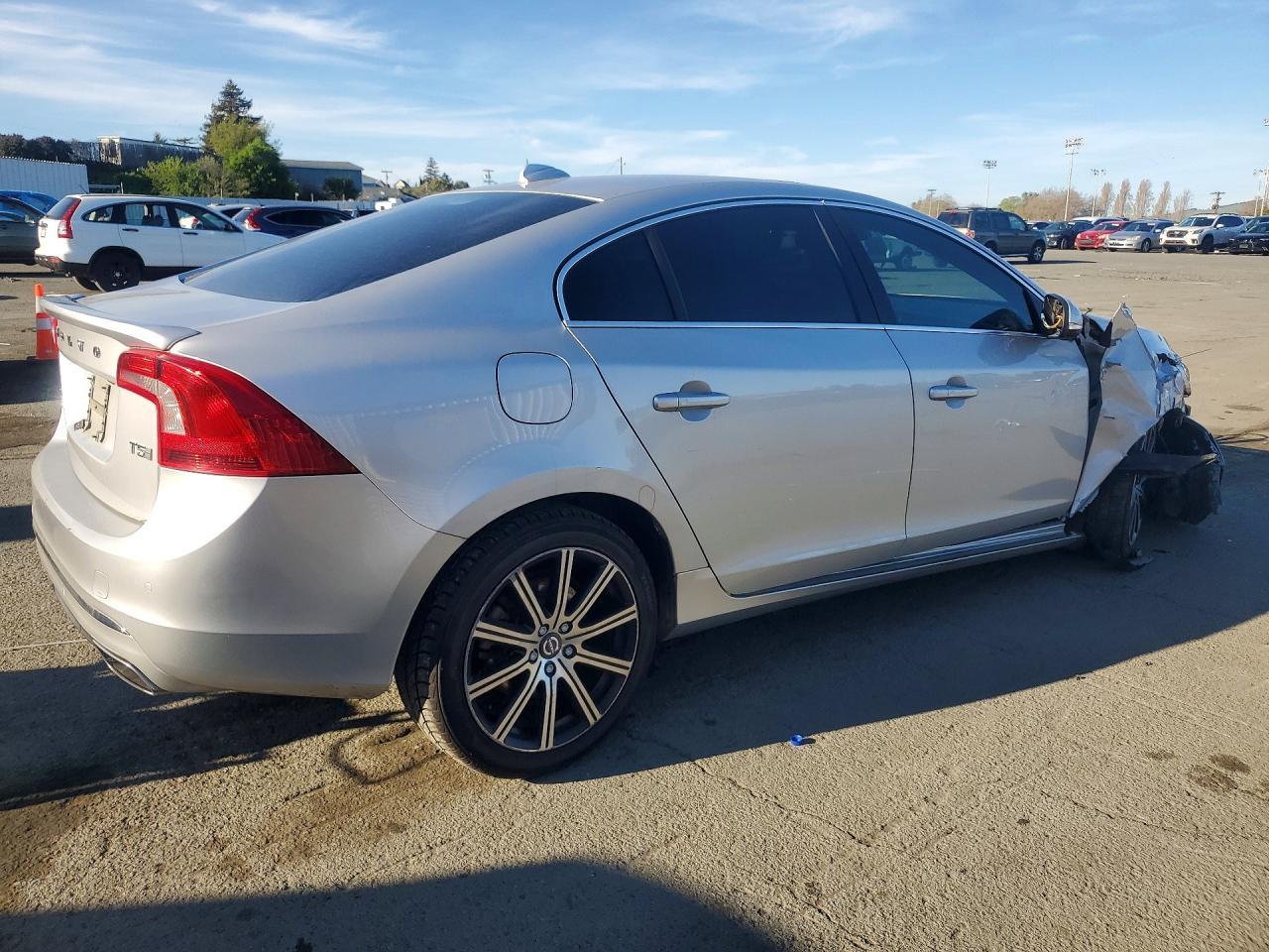 2016 Volvo S60 Premier - Image 3