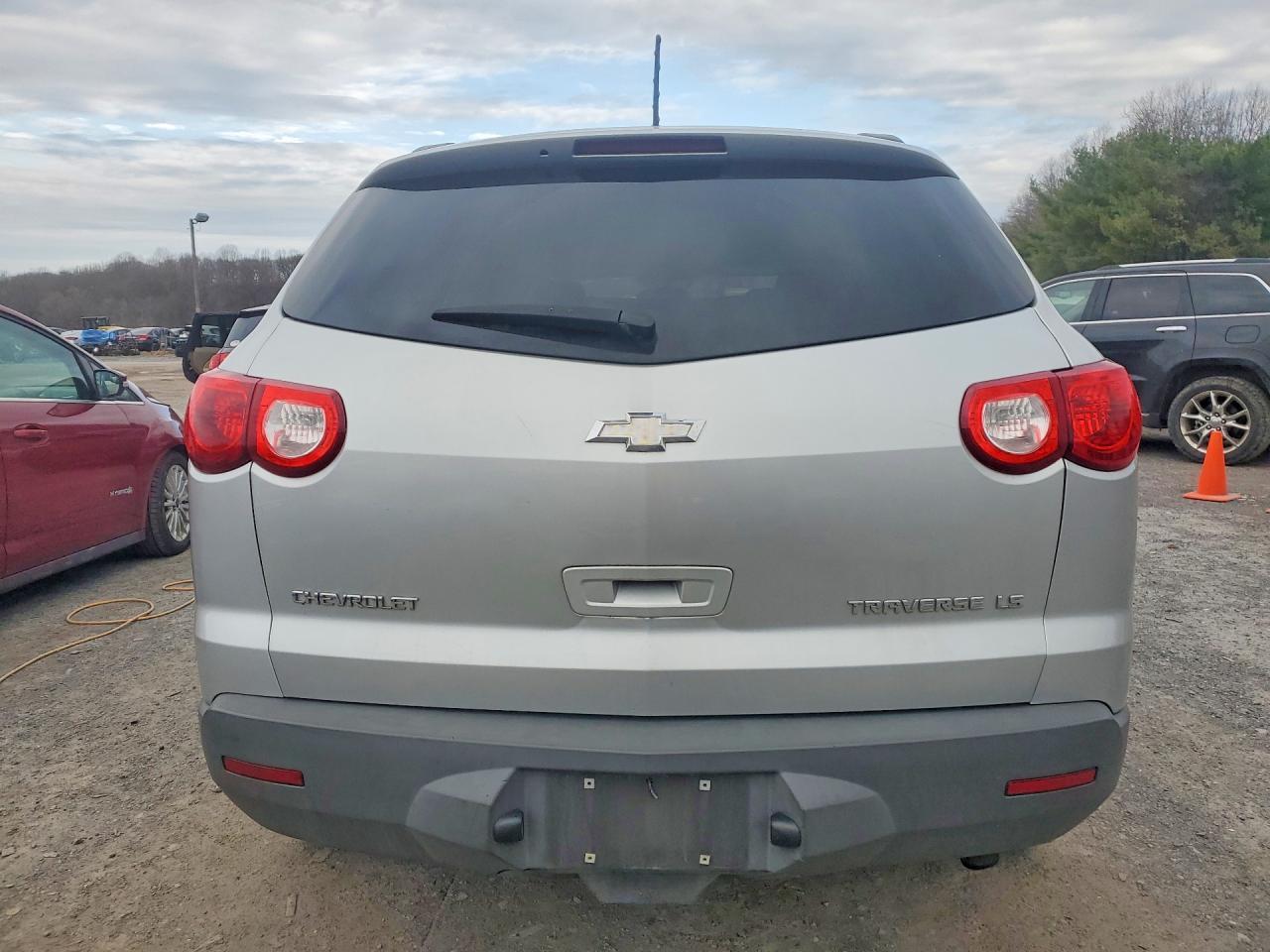 2011 Chevrolet Traverse Ls - Image 6