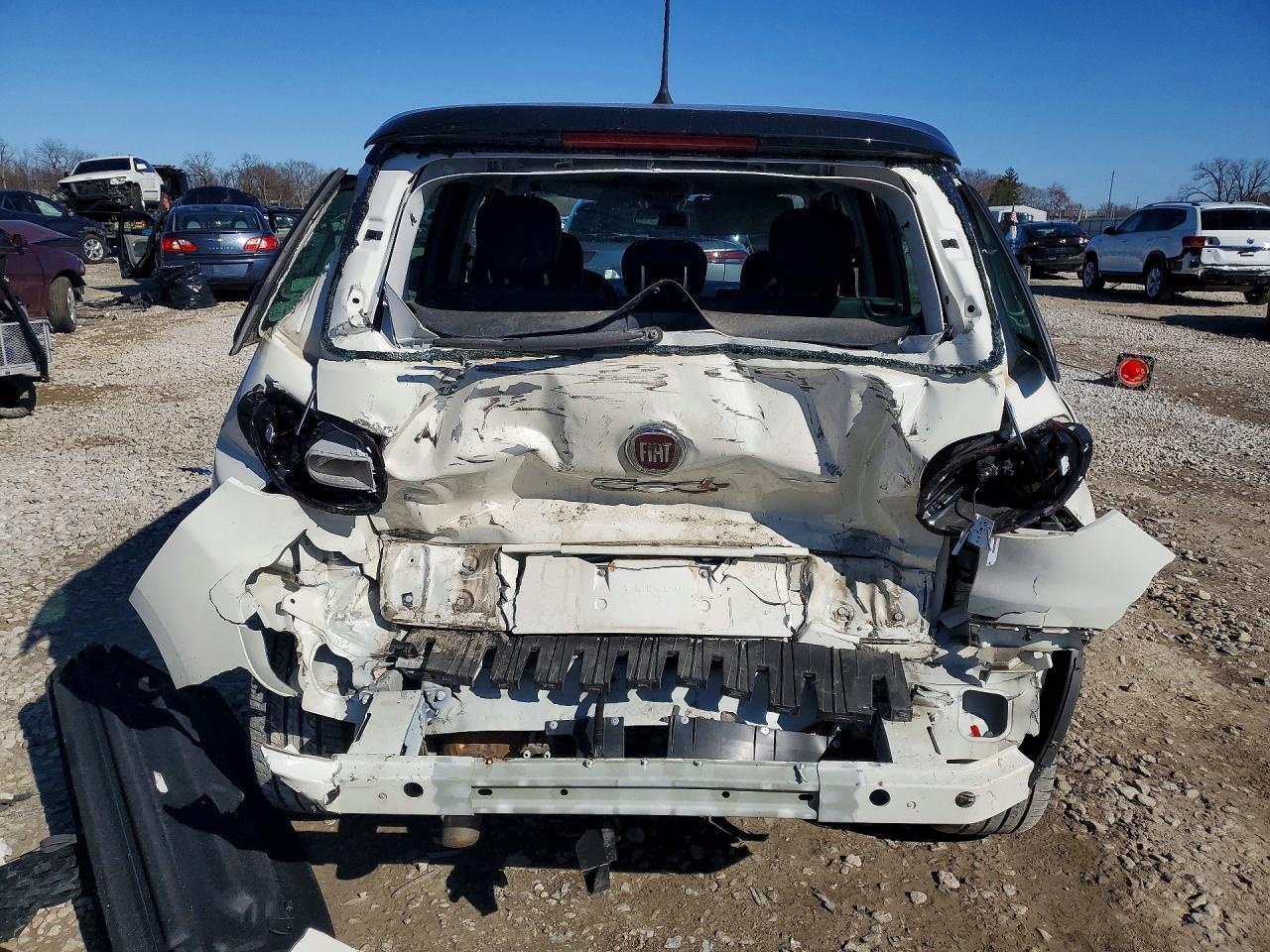 2018 Fiat 500L - Image 6