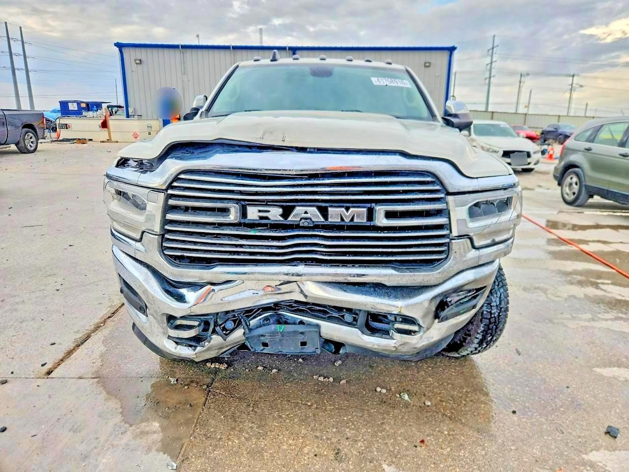 2022 Ram 3500 Laramie - Фото 5