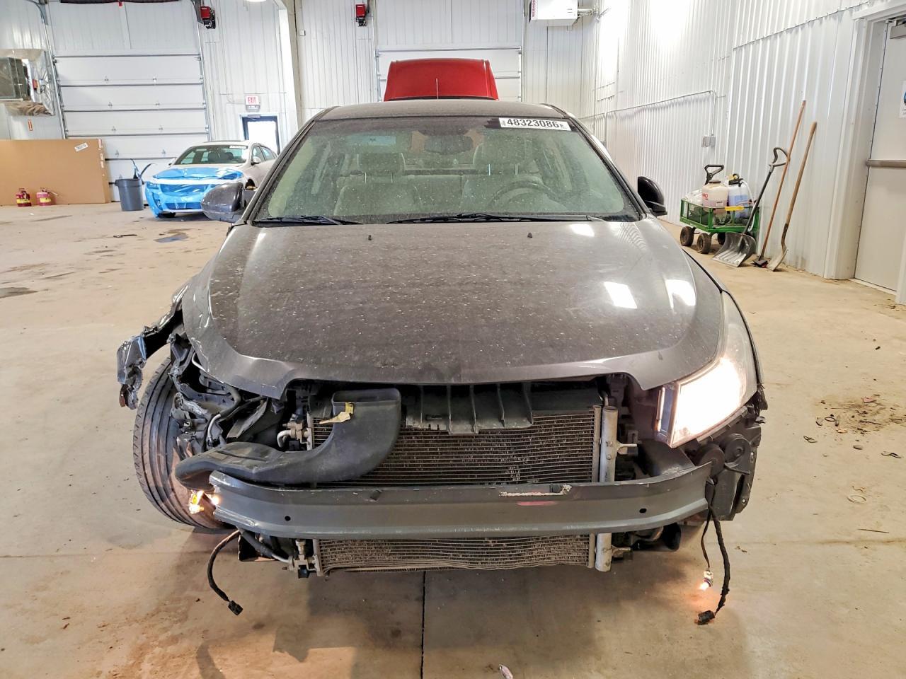 2015 Chev Cruze - Image 5