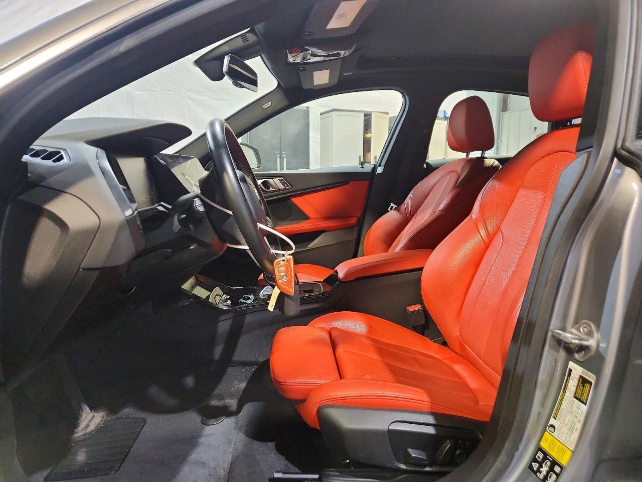 2022 BMW 228Xi - Фото 7