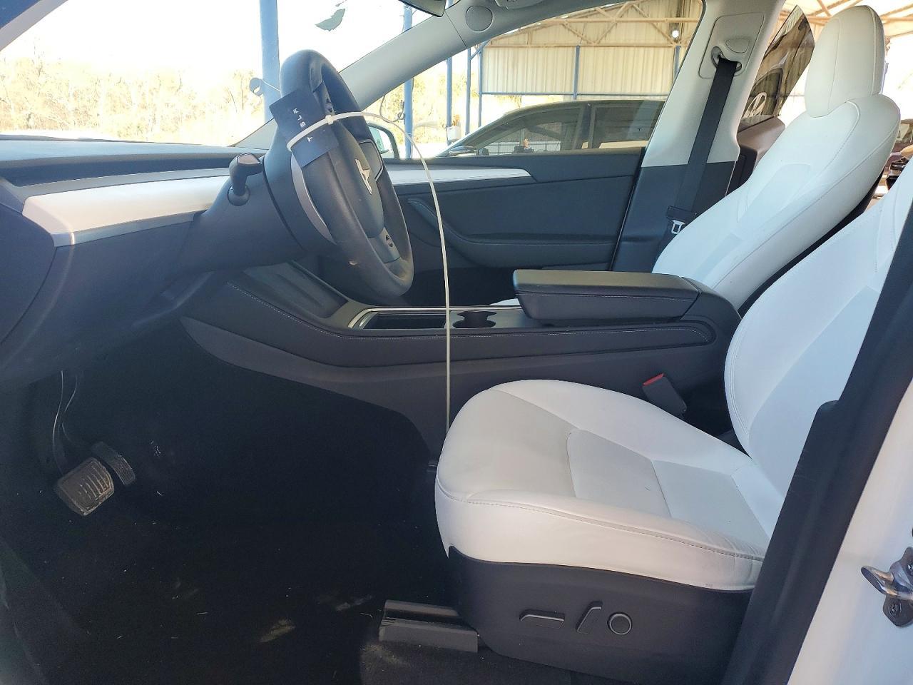 2022 Tesla Model Y - Image 7