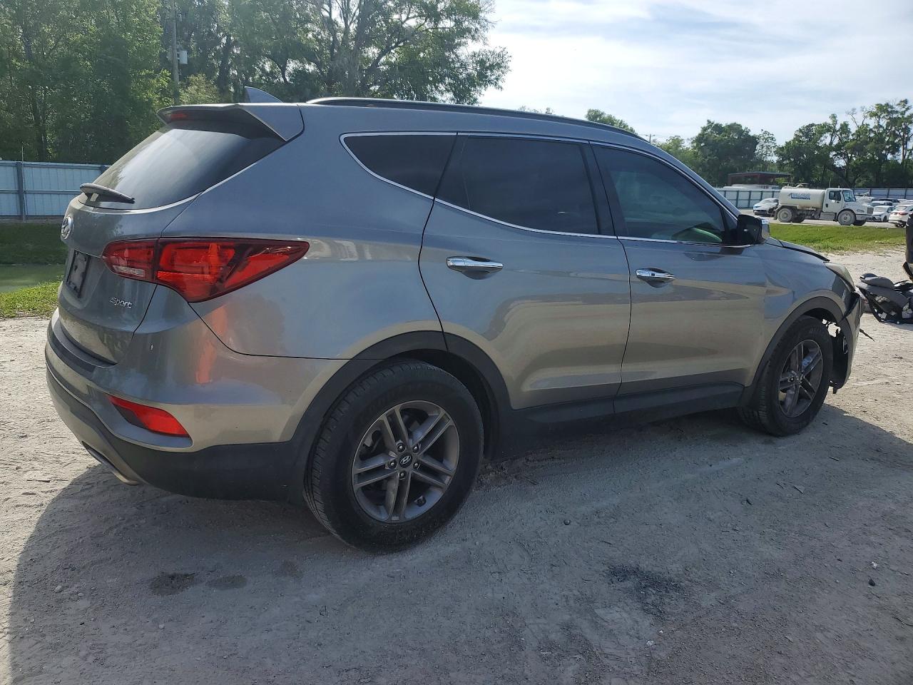 2017 Hyundai Santa Fe Sport 2.4L - Image 3