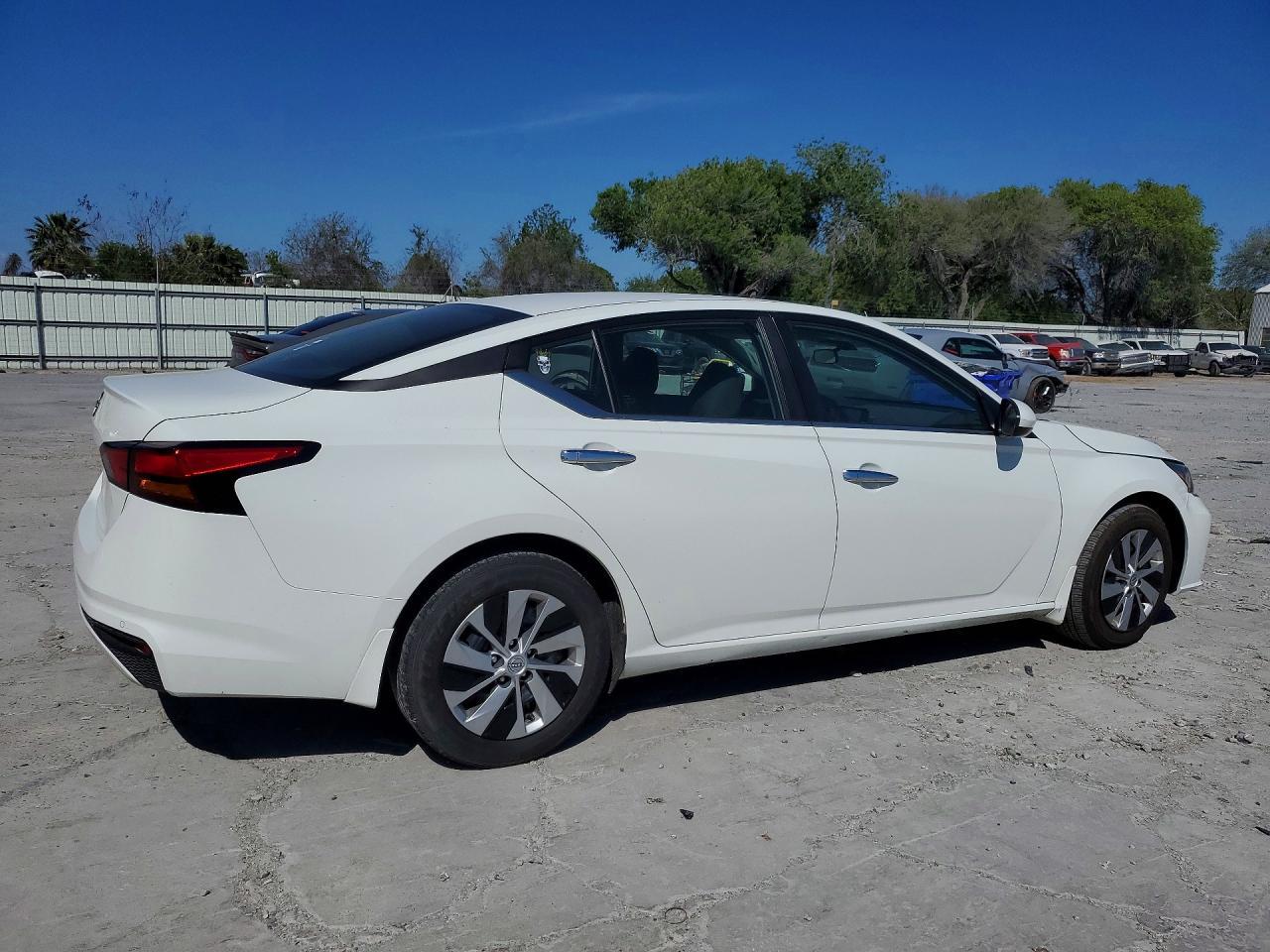 2023 Nissan Altima 2.5 S - Image 3