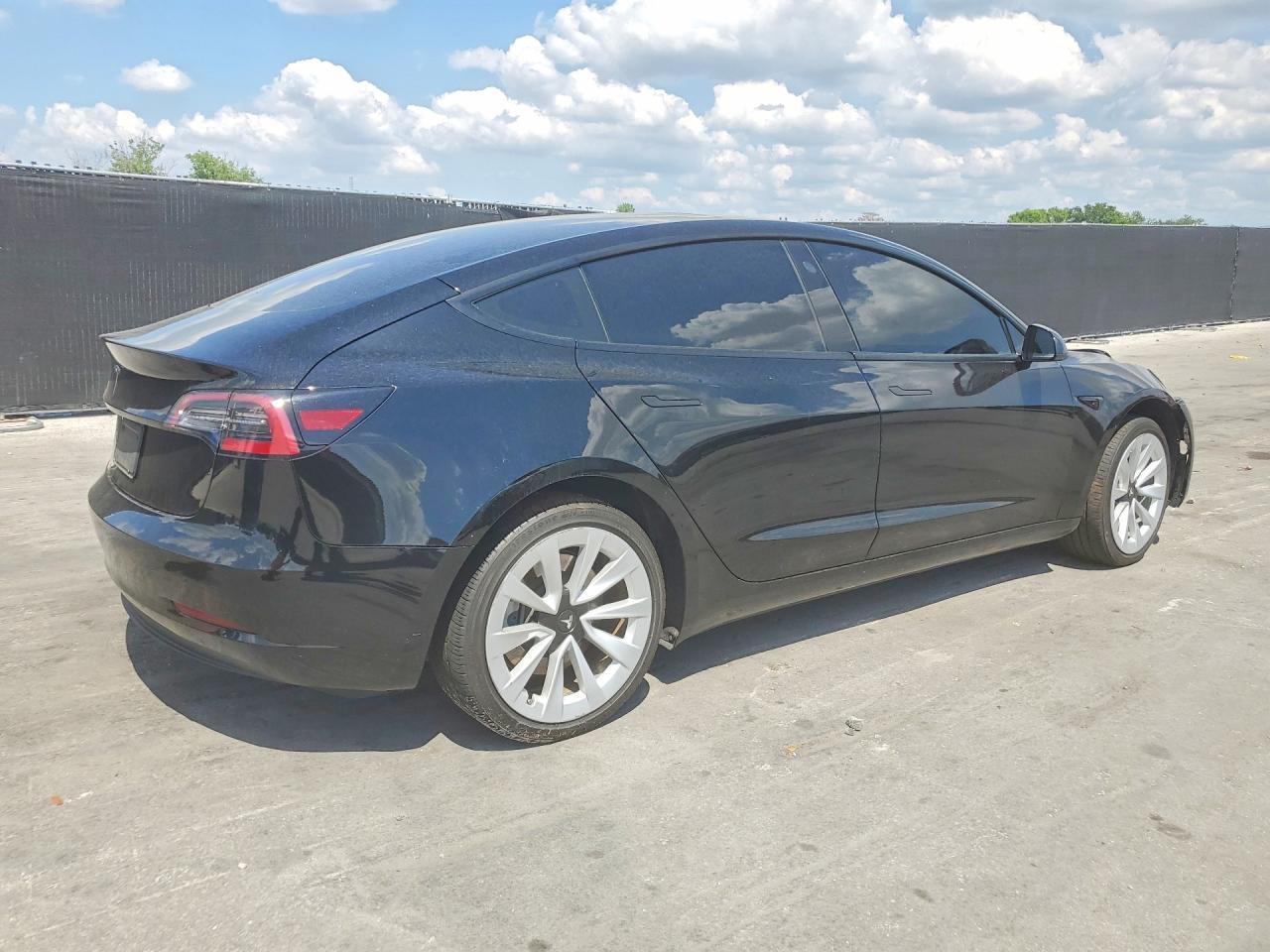 2023 Tesla Model 3 - Image 3