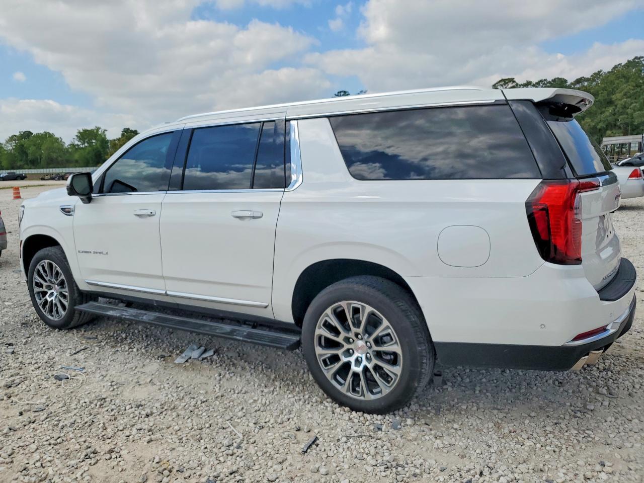 2025 GMC Yukon Xl Denali - Фото 2
