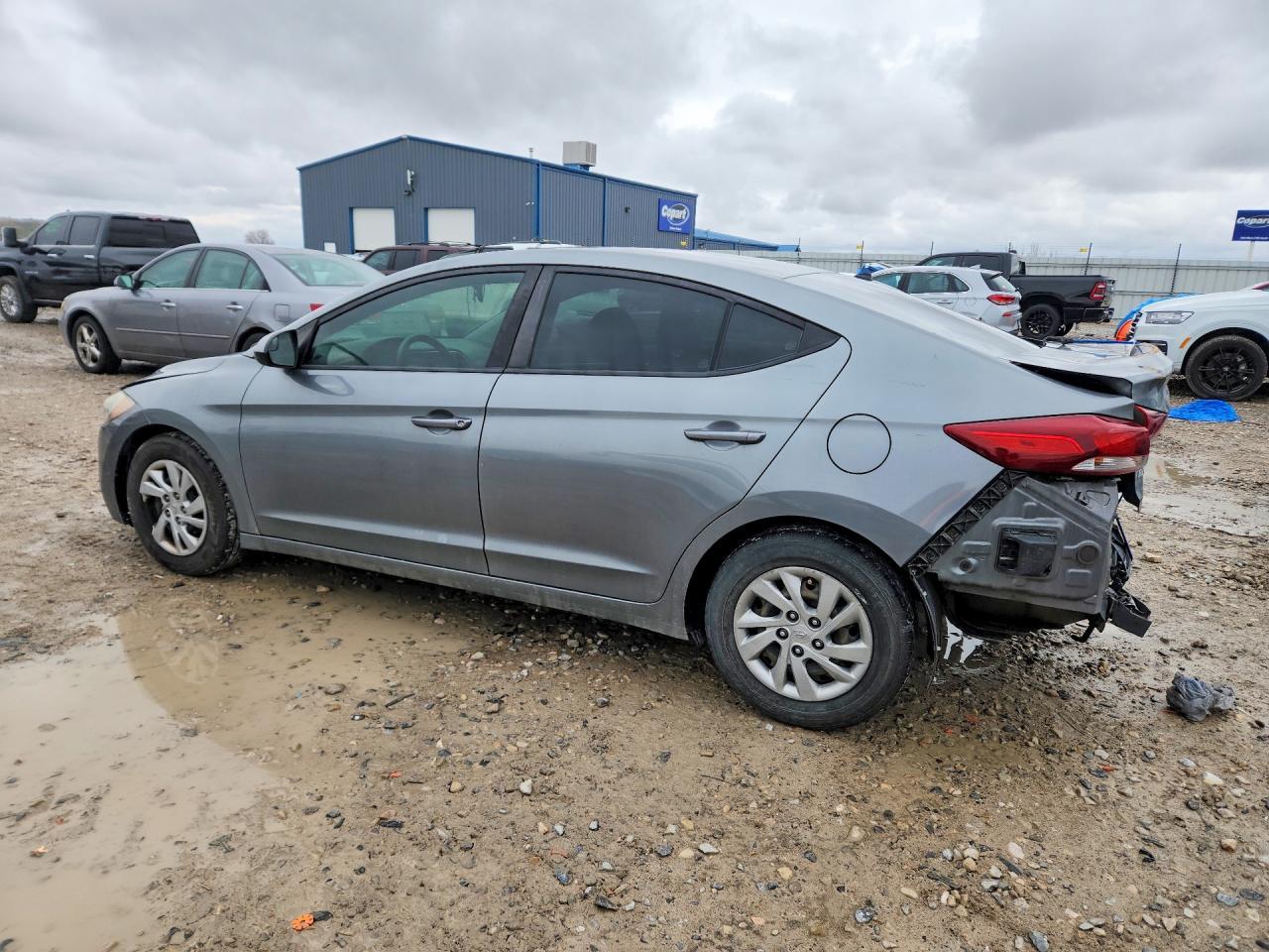 2018 Hyundai Elantra Se - Image 2
