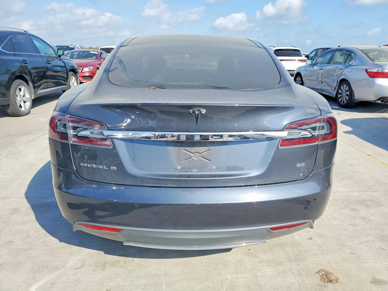 2015 Tesla Model S - Фото 6