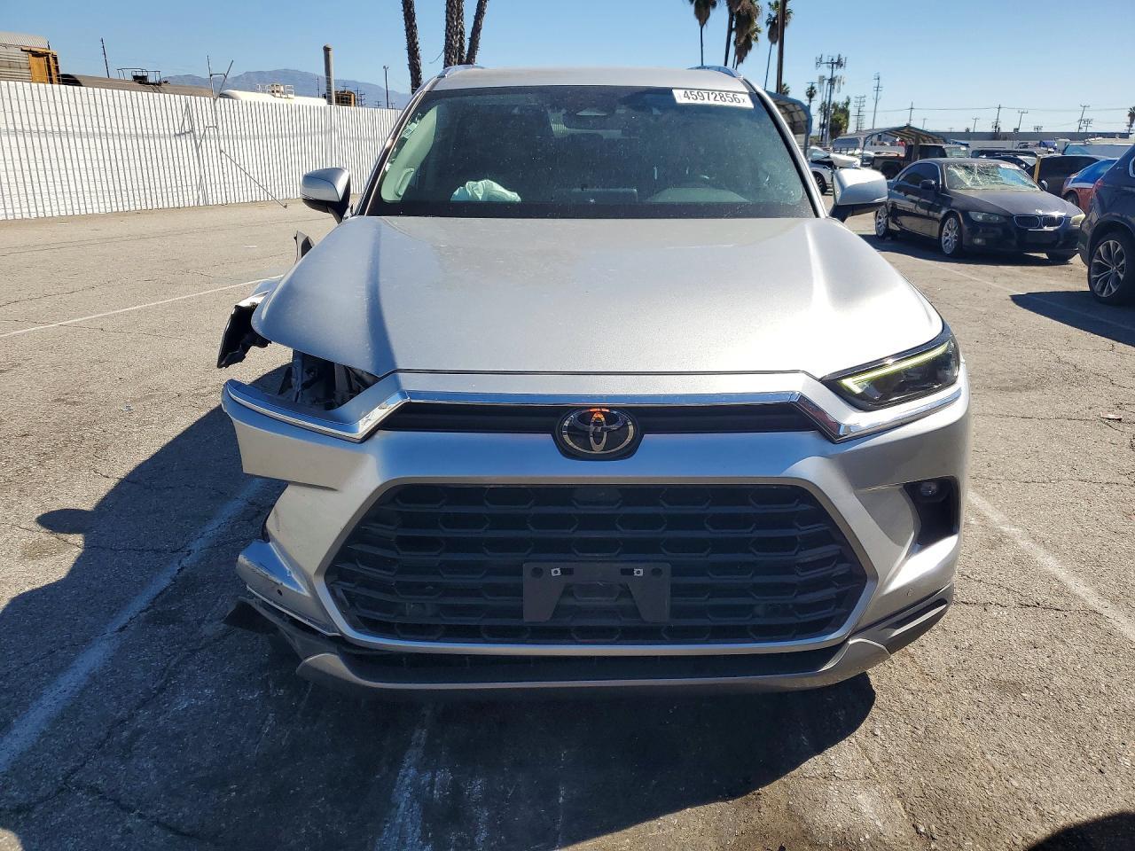 2024 Toyota Grand Highlander Limited - Image 5