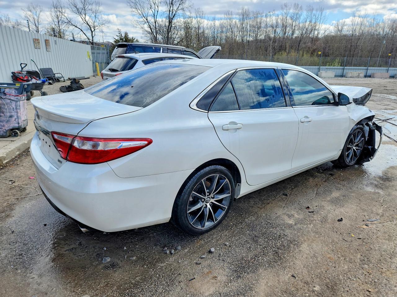 2016 Toyota Camry Xse V6 - Image 3