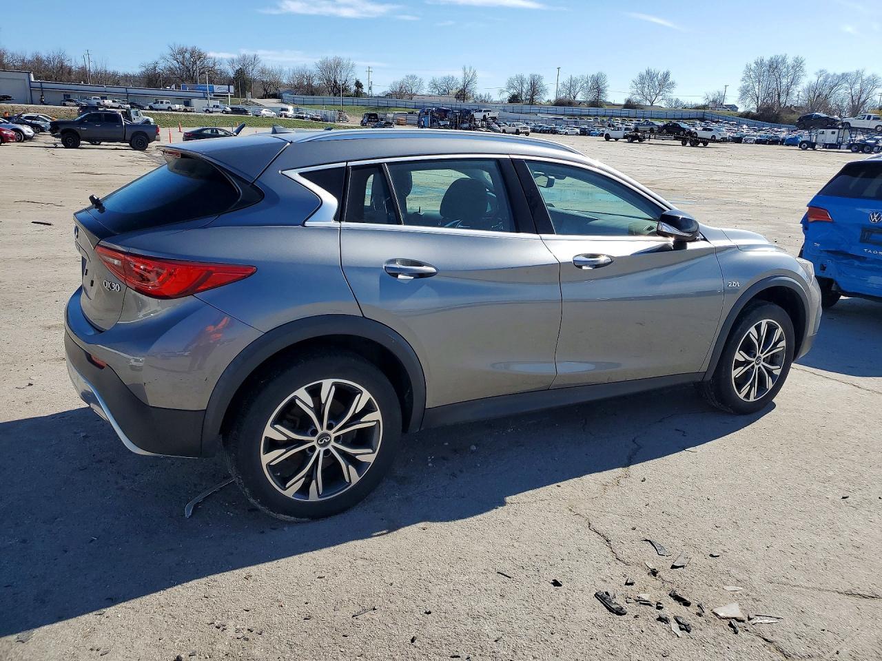 2018 Infinity Qx30 Pure - Фото 3