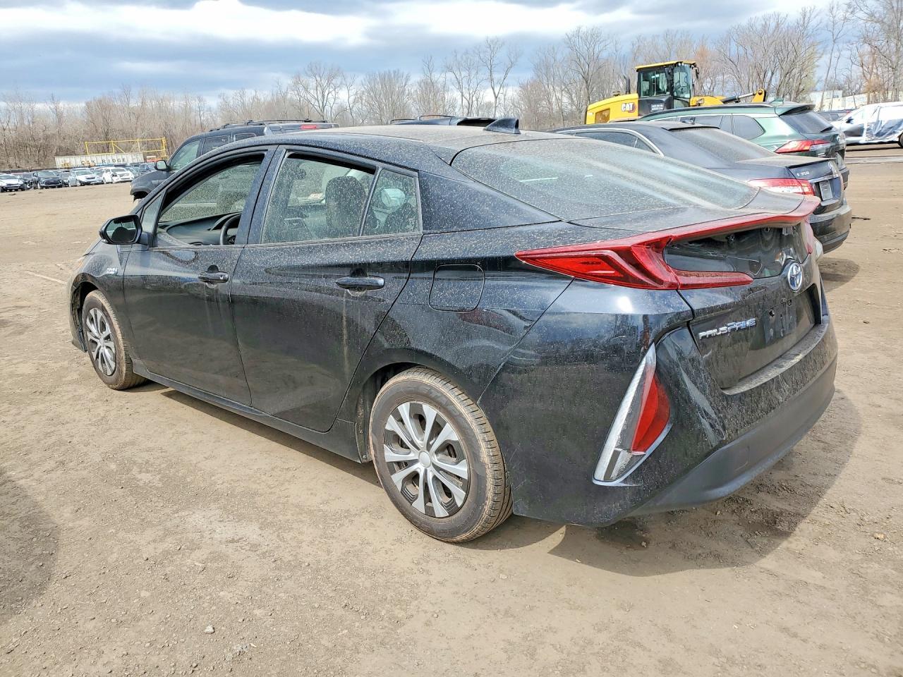 2022 Toyota Prius Prime Le - Фото 2