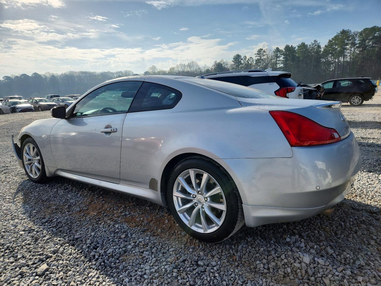 2011 Infiniti G37 Coupe Base - Image 2