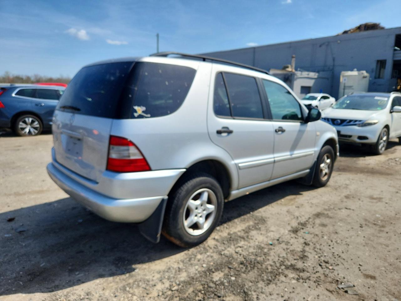 2000 Mercedes-Benz Ml 320 - Image 3
