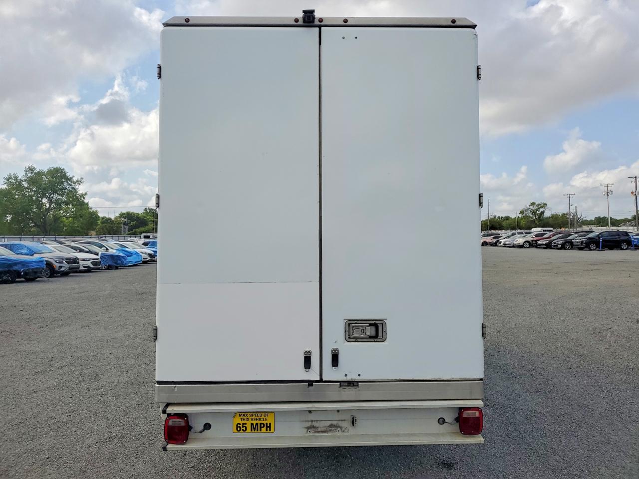 2020 Ford Transit Delivery Truck - Image 6