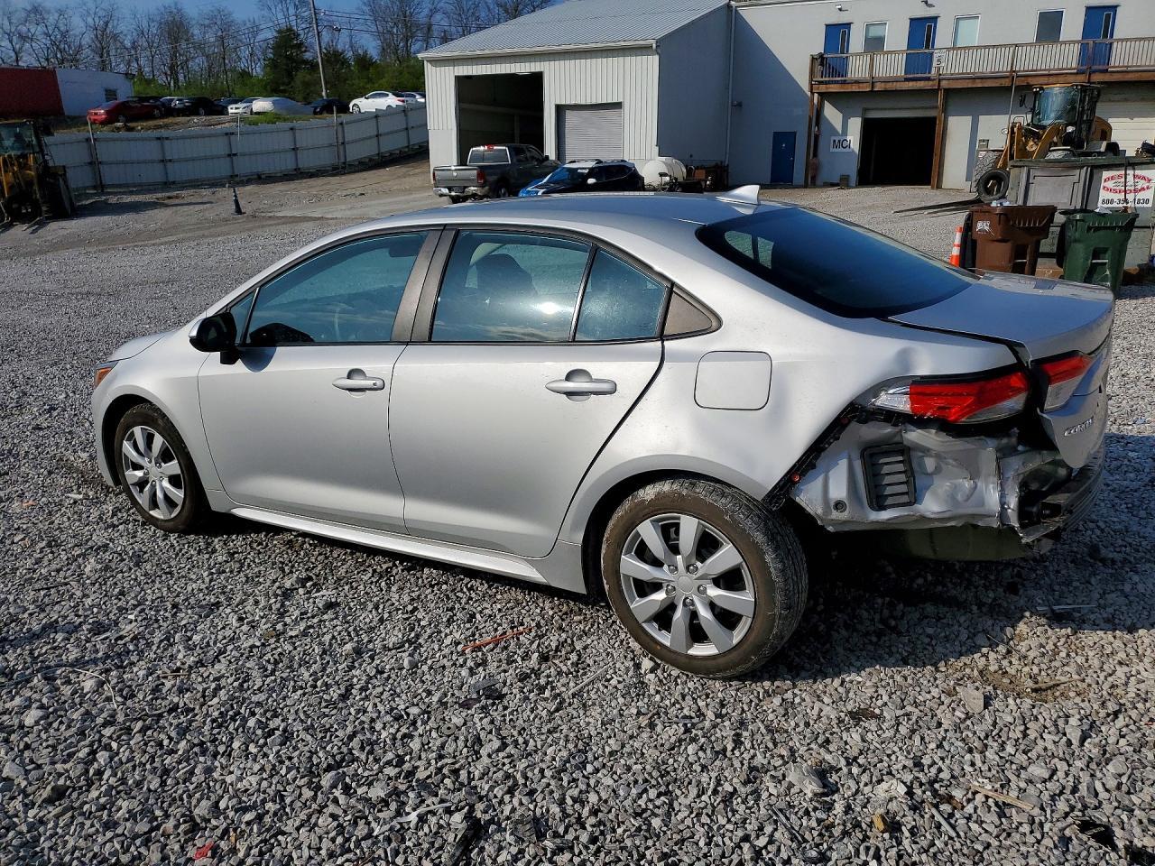2022 Toyota Corolla Le - Фото 2