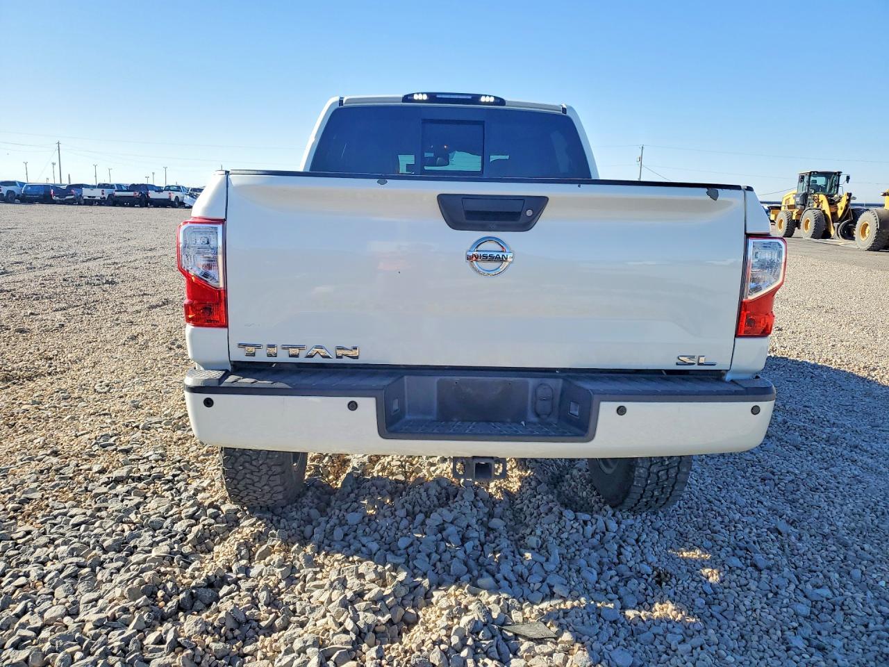 2018 Nissan Titan Sl - Image 6