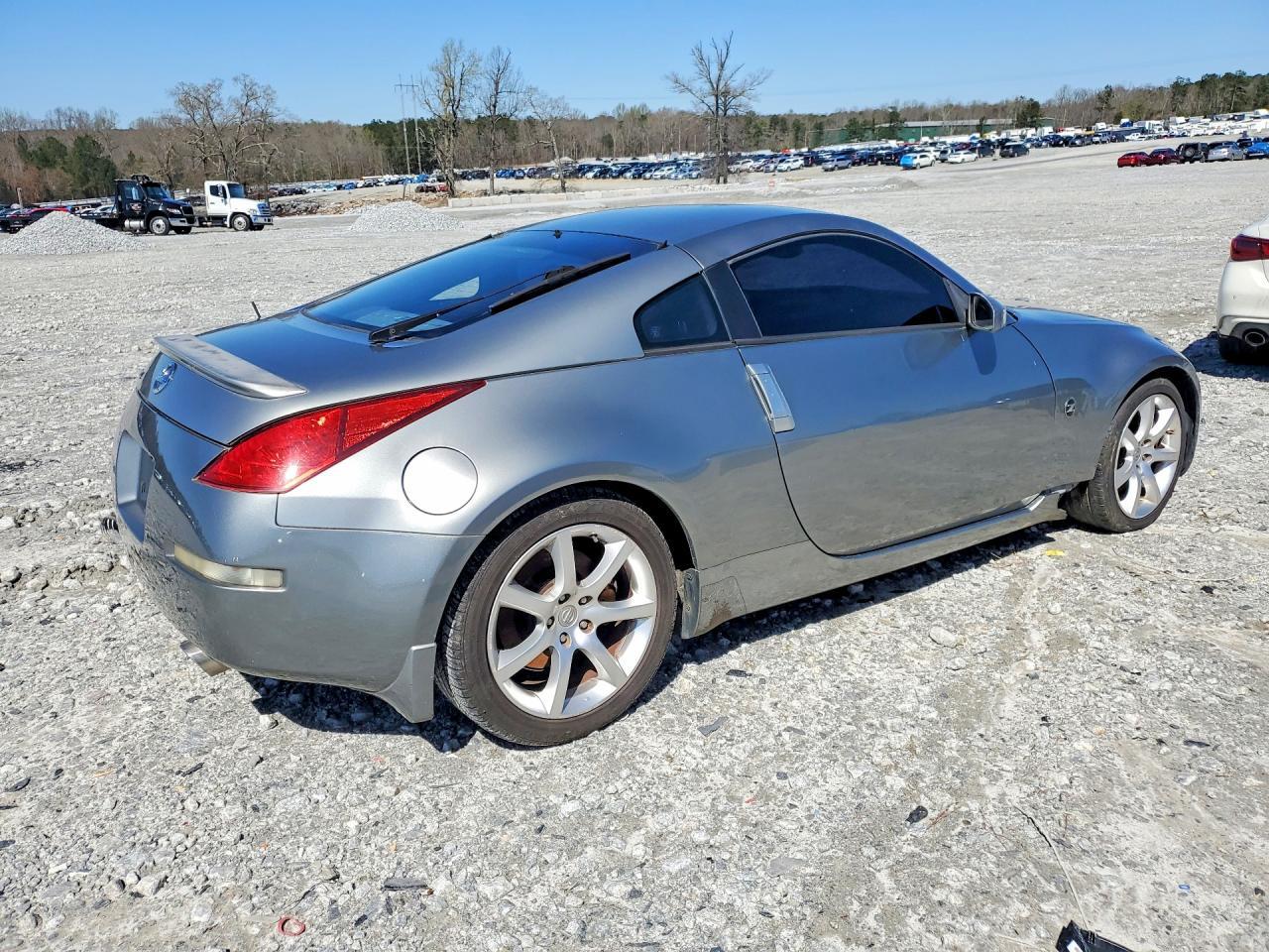 2005 Nissan 350Z Base - Image 3