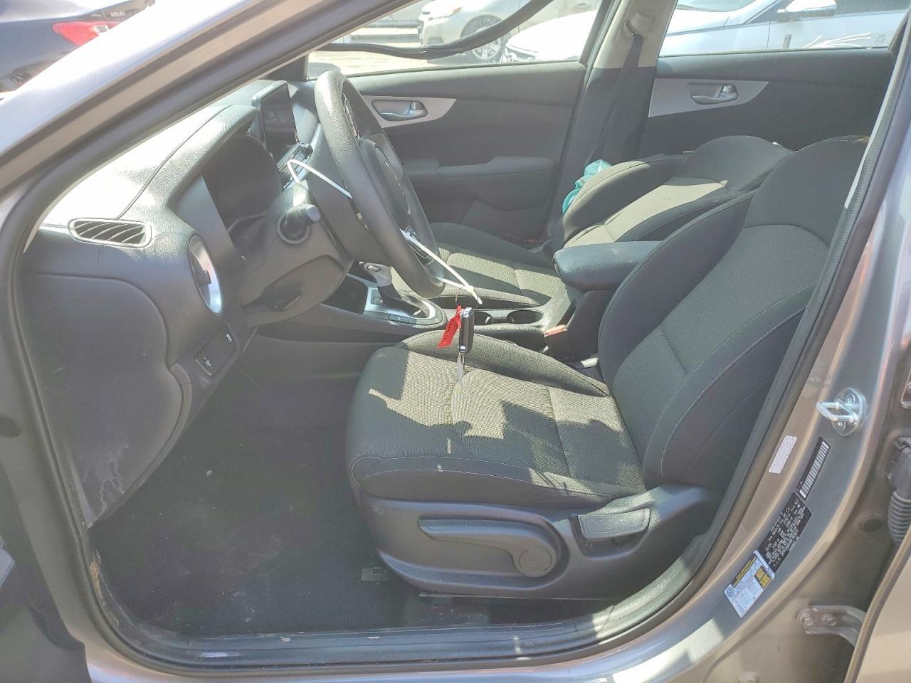 2024 Kia Forte Lxs - Image 7
