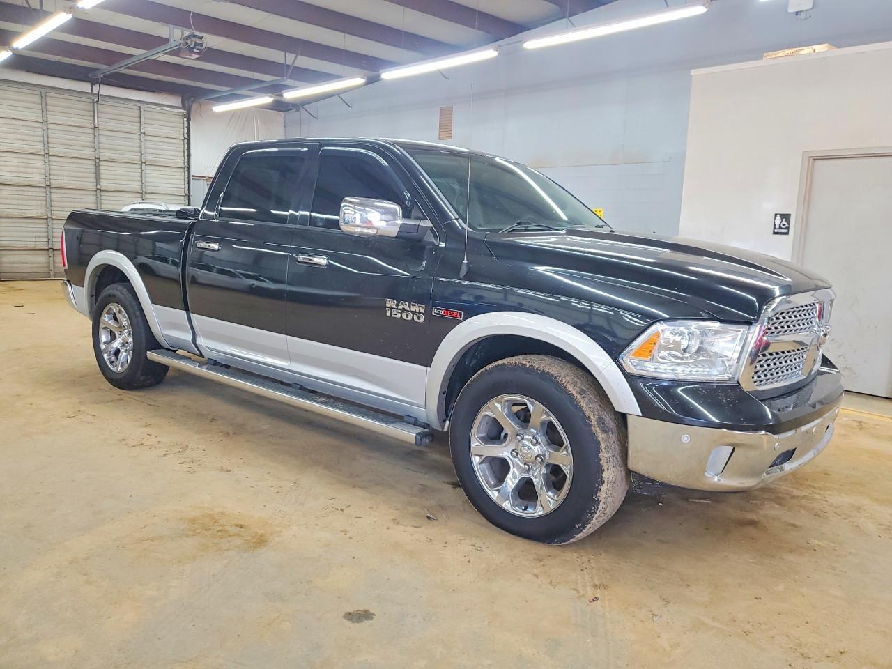 2016 Ram 1500 Laramie 3.0L V6 Tdsl Crew Cab - Фото 4