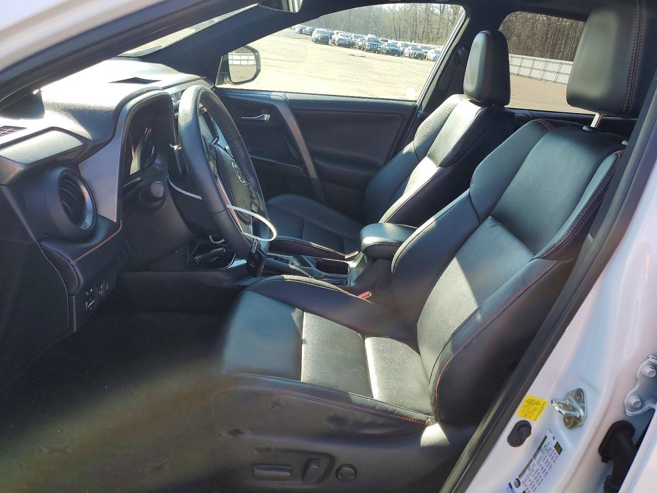 2018 Toyota Rav4 Se - Image 7